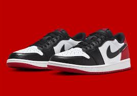 Jordan 1 Retro Low OG Black Toe (2023)